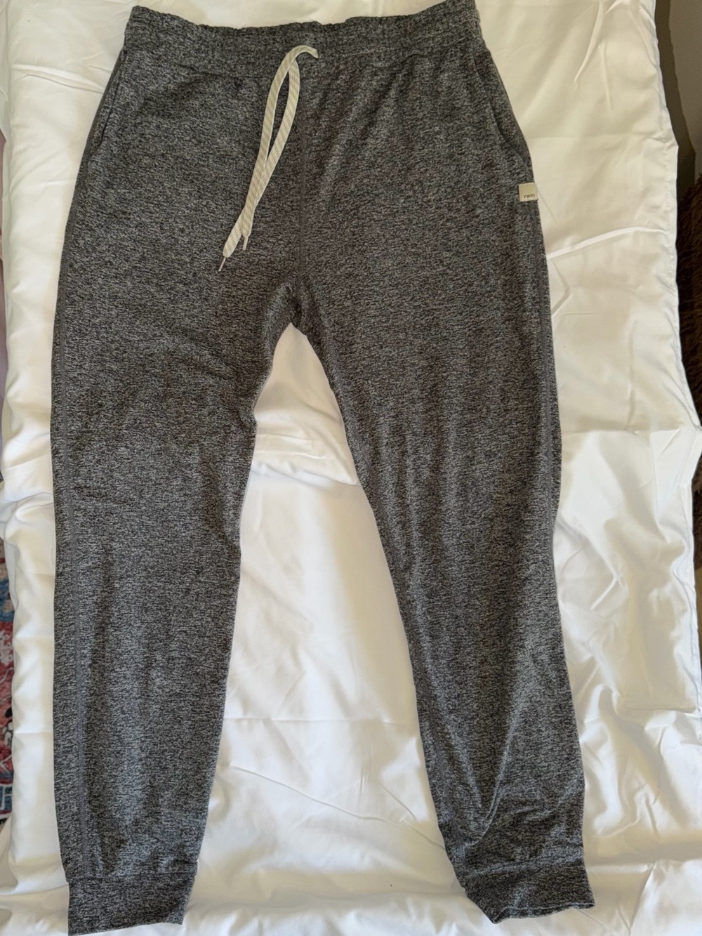 SOLD: Vuori Heather Gray Performance Joggers Size Medium Cozy Lounge Athleisure